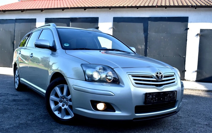 Toyota Avensis cena 18900 przebieg: 220000, rok produkcji 2006 z Elbląg małe 704
